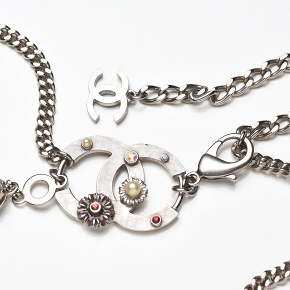 Vintage Chanel Logo Catwalk Chain Belt Floral 2005 NWOT main image 5
